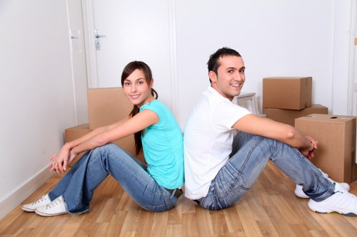 Professional packing and unpacking services in Clapton for home moving